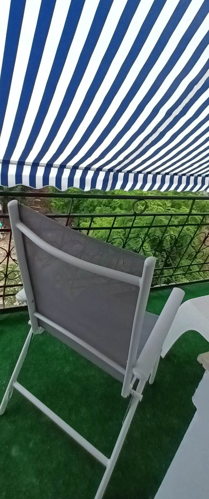 Терасата с гледка към Ивайловград